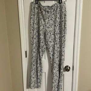 Cato brand Black & White Size 18/20 Pants
